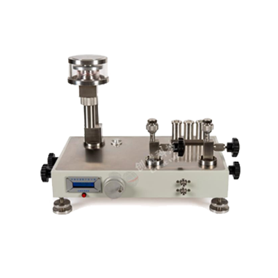qtz-pneumatischer-druckkolbenmanometer